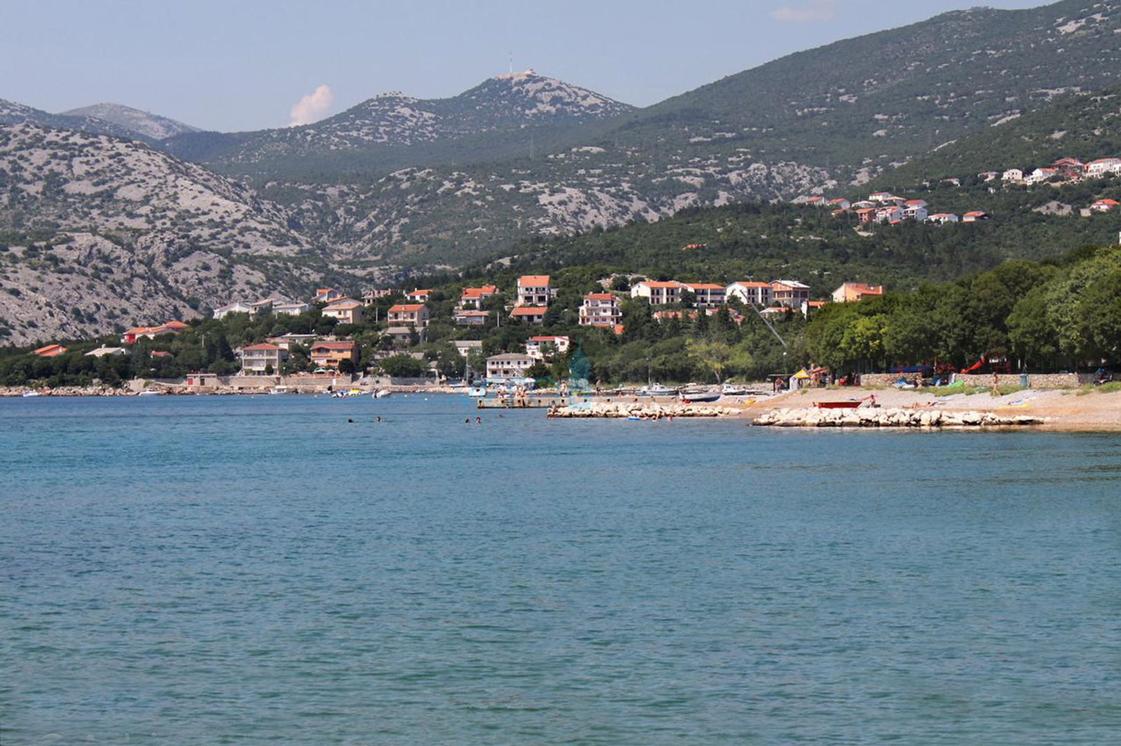 Novi Vinodolski, Smokvica - prizemlje, kuća udaljena 35 m od plaže, za prodaju